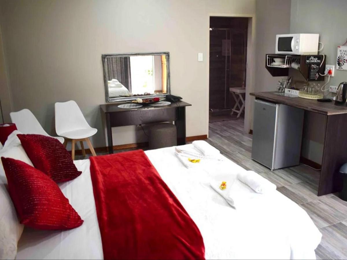 Gemstone Guest House Klerksdorp Εξωτερικό φωτογραφία