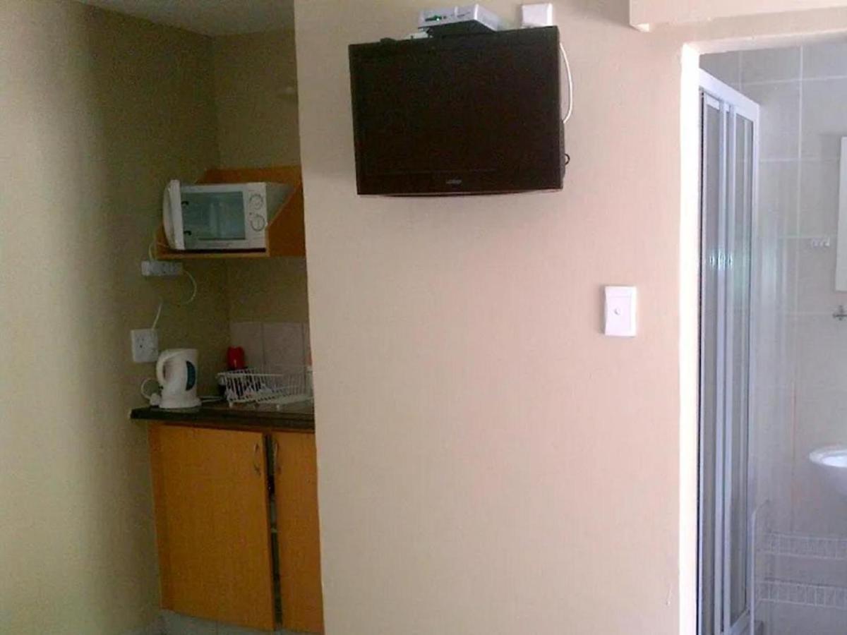 Gemstone Guest House Klerksdorp Εξωτερικό φωτογραφία