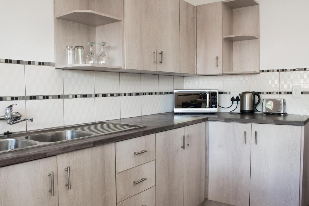 Gemstone Guest House Klerksdorp Εξωτερικό φωτογραφία