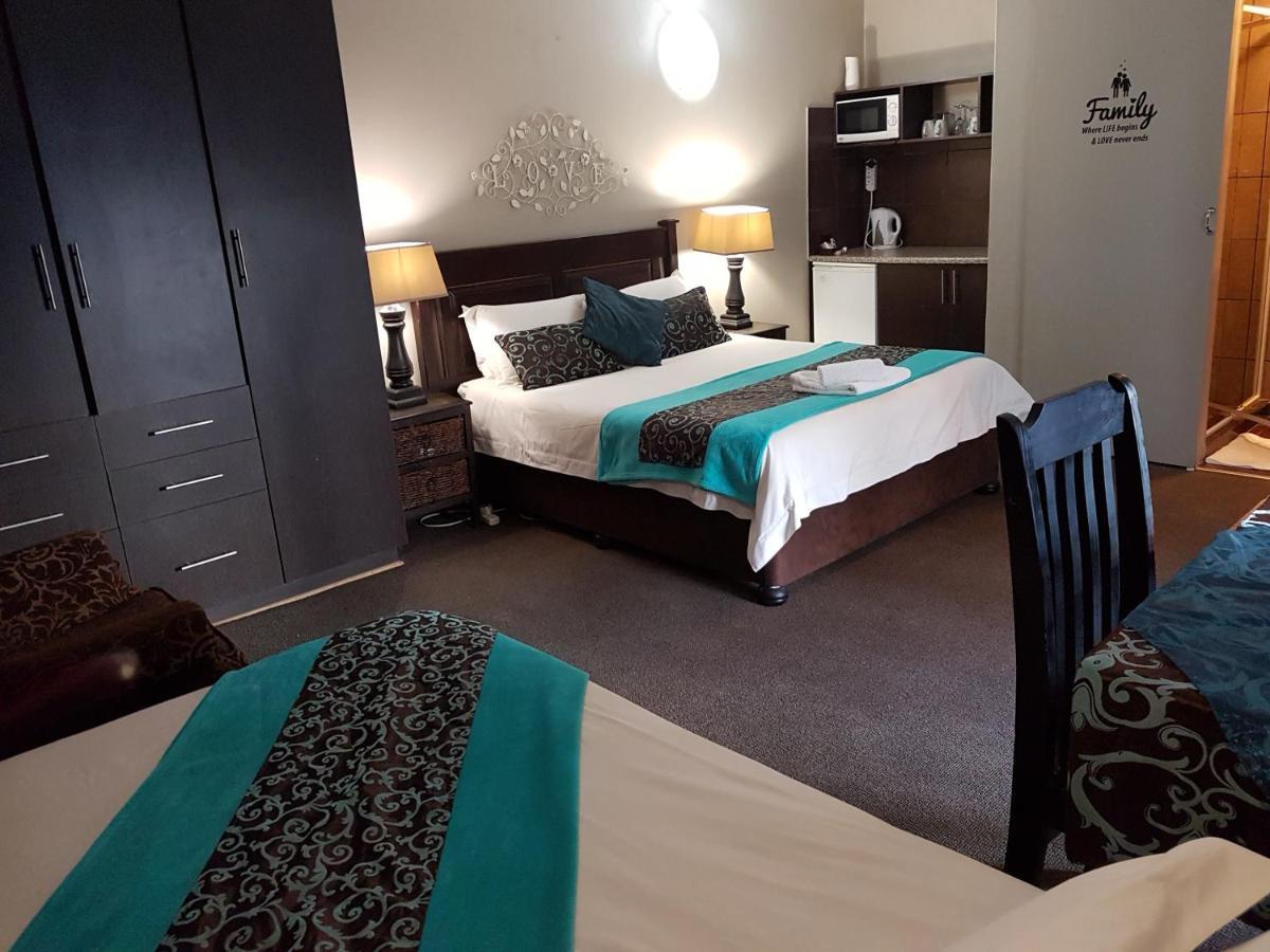Gemstone Guest House Klerksdorp Εξωτερικό φωτογραφία
