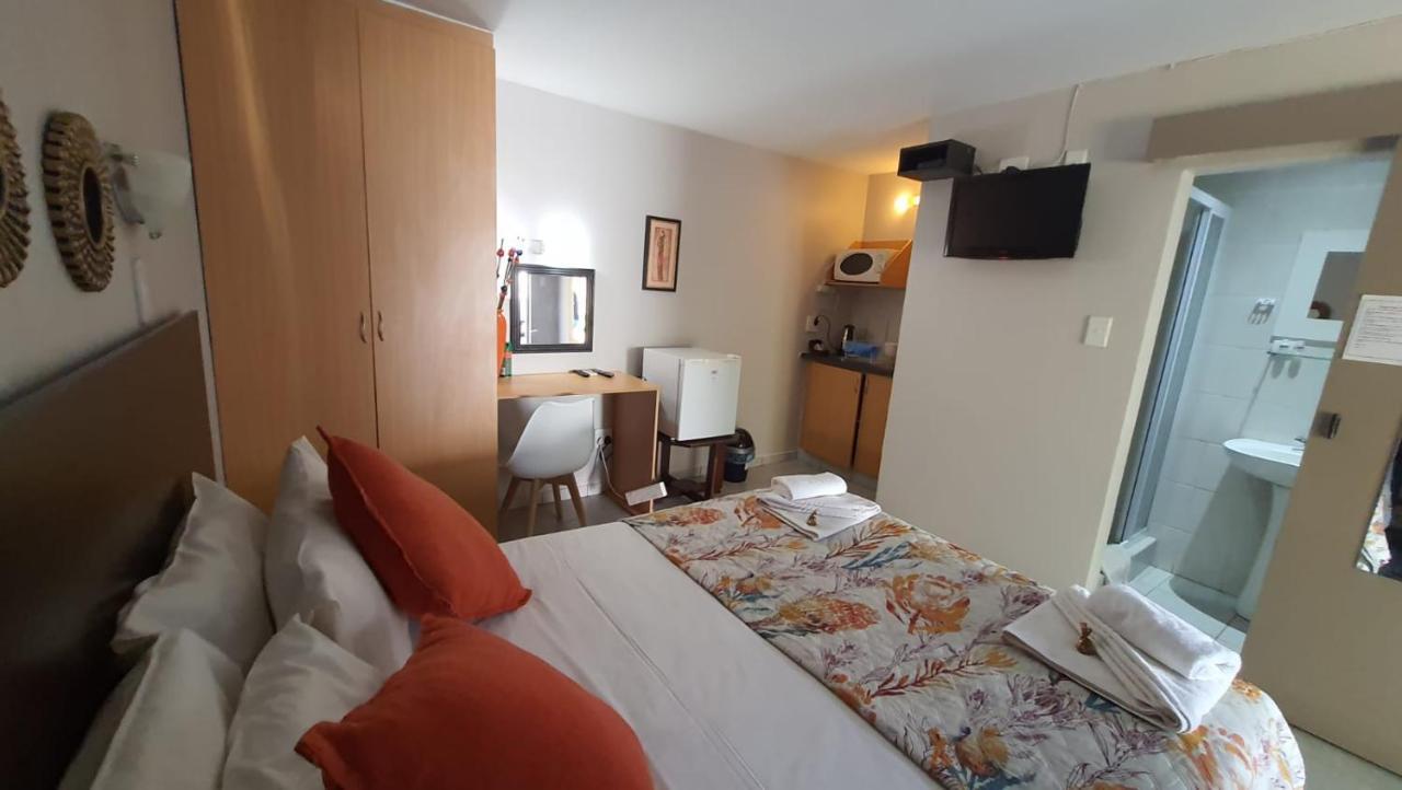 Gemstone Guest House Klerksdorp Εξωτερικό φωτογραφία