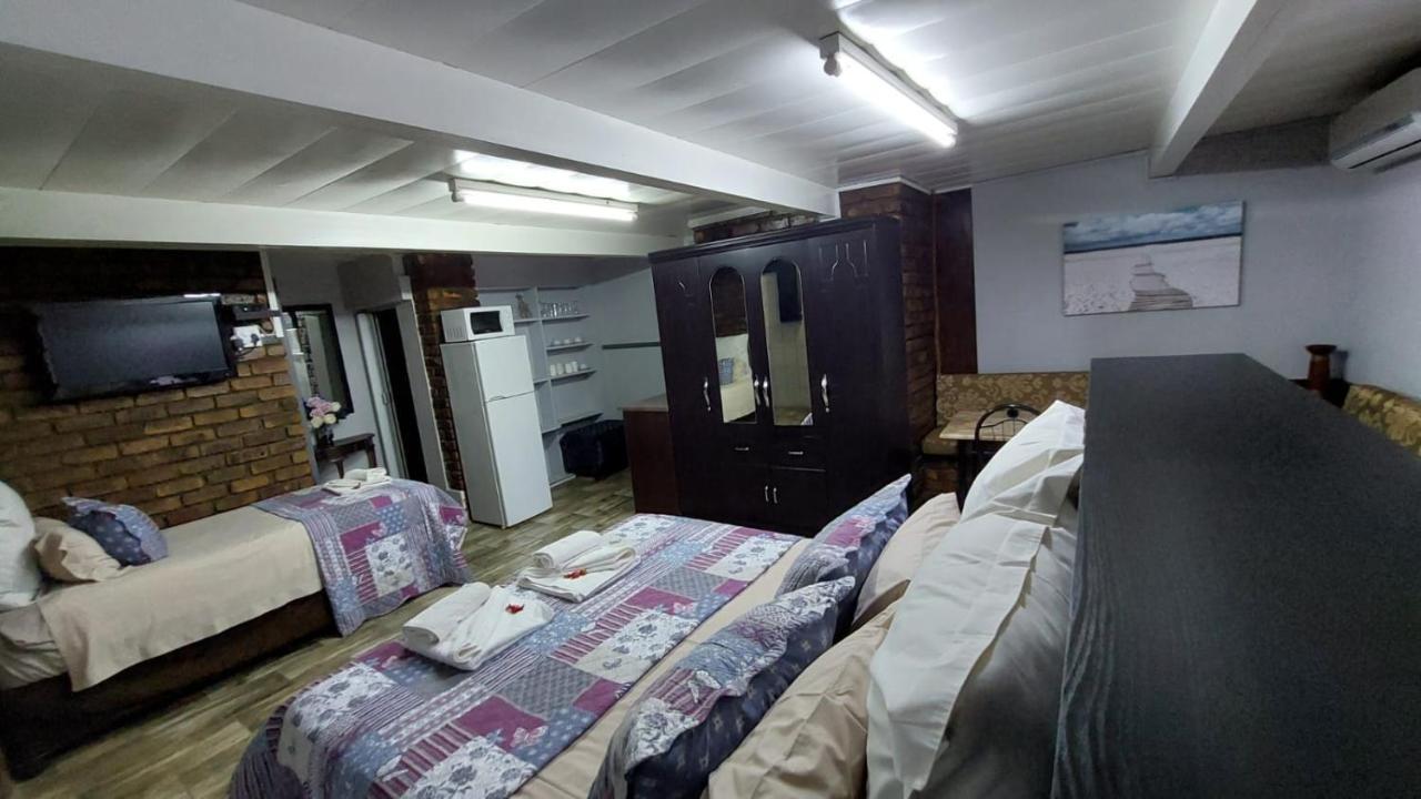 Gemstone Guest House Klerksdorp Εξωτερικό φωτογραφία